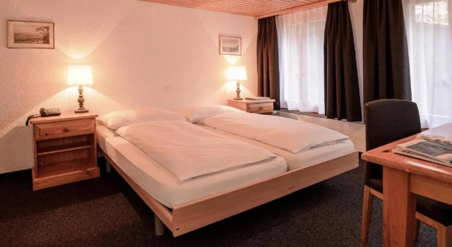 Трёхместный номер Standard Jungfrau Lodge, Swiss Mountain Hotel