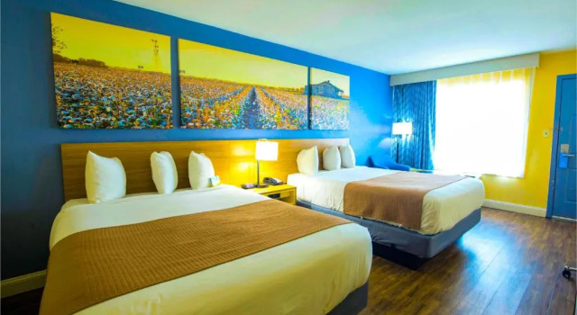 Четырёхместный номер Standard Days Inn by Wyndham Carlisle