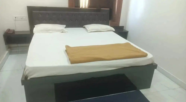 Hotel Abhishek Inn