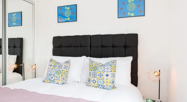 Sherlock Modern Home by Svelte Living, Забронировать Отель Отели Англии 3 звезды, 3*