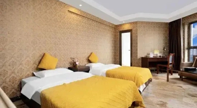 Четырёхместный люкс с видом на город Palm Bay Hotel