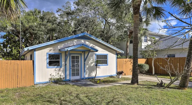 Коттедж Cape Canaveral Cottage w/ Hot Tub: Walk to Beach