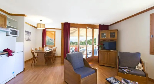 Апартаменты с балконом Résidence Odalys Le Hameau et les Chalets de la Vallée dOr