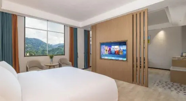 Люкс с красивым видом из окна yi feng hotel