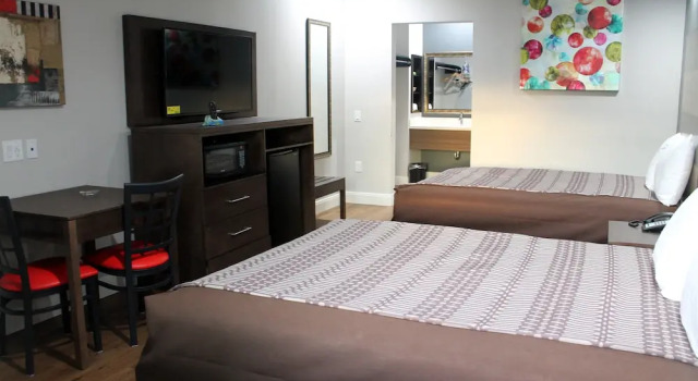 Четырёхместный номер Standard Grand Villa Inn and Suites Westchase/Chinatown