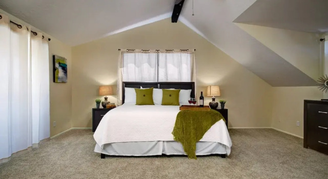Resort-like w/ Tennis, Bocci, Golf & Games Galore!, Забронировать Вилла Финикс Phoenix Metropolitan Area, рядом с Phoenix First Assembly of God