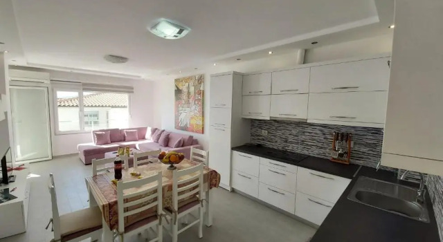 Rose Sea View Apartment, Varaa Huoneisto Sarandë Vlorë County