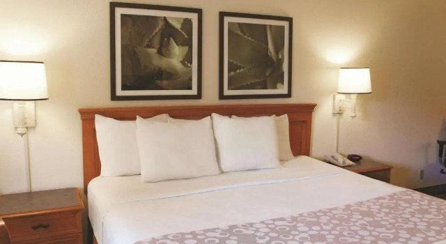 Номер Standard Baymont by Wyndham Houston La Porte