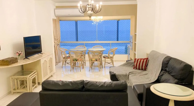 Apartamento Itapema na Av principal à 50 m da praia