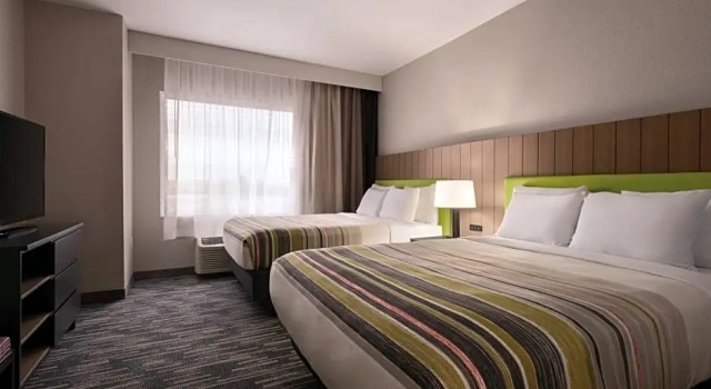 Четырёхместный люкс Country Inn & Suites by Radisson, Oklahoma City - Bricktown, OK