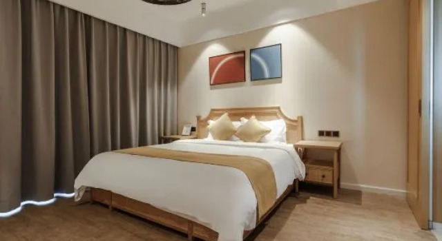 Люкс Luxury с 3 комнатами с балконом и с видом на море Tomorrow’s Stars Surfing Seaview Apartment (Wanning Riyue Bay Store)