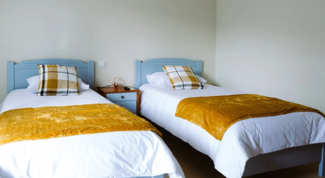 Cova De Lobo, Rezervovat Hotel Hotely v Batalha s parkováním, Parkování