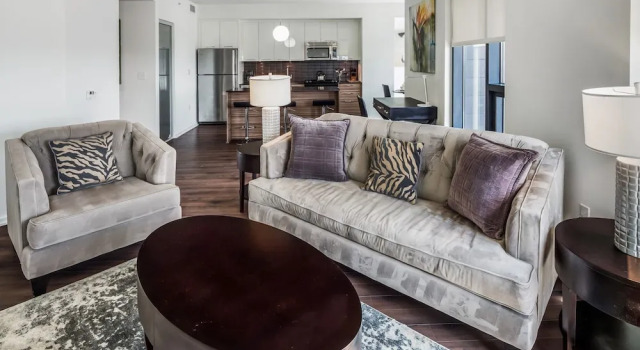 Bluebird Suites at Park Crest, Забронировать Апартаменты/квартира Маклин 