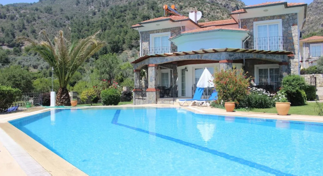 Villa Karandjo, Book Villa Hotels in Yesiluzumlu with Parking, Parking