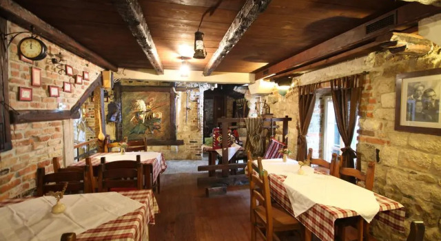 Guesthouse Sveti Jure, Book Bed and Breakfast Kastel Novi Kaštela