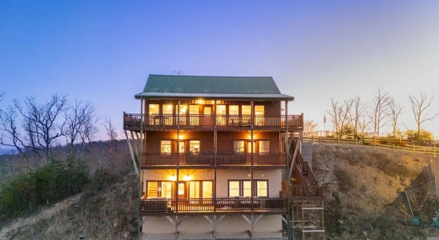 Pet-friendly Pool Game Room Hot Tub Theater, Забронировать Апартаменты/квартира Пиджен-Фордж Great Smoky Mountains National Park