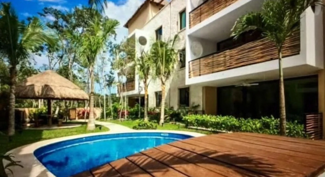 Апартаменты с балконом Stunning 2 Bed With Private Garden, ENCANTO ESTE 103 - By Salt-Kisses