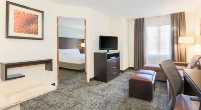 Четырёхместный люкс Staybridge Suites Columbus-Dublin by IHG