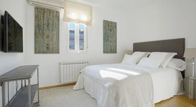 Апартаменты Beautifuly Decorated 2 Bd Apart With Private Terrace, Reina Sofia
