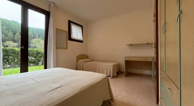 Апартаменты с 2 комнатами с видом на сад Flat for Seven Guests in Residence With Pool