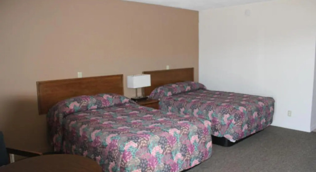 Четырёхместный номер Standard Hastings Inn
