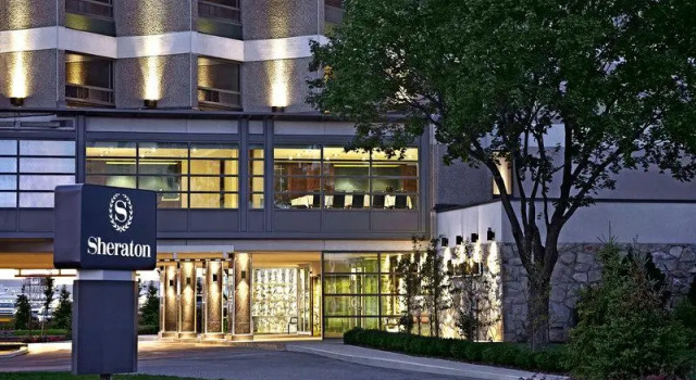 Номер Standard Sheraton Montreal Airport Hotel