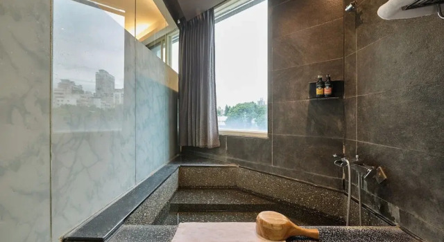 Deluxe firedobbelt værelse med byudsigt Tenlien onsen Hot Spring Hotel