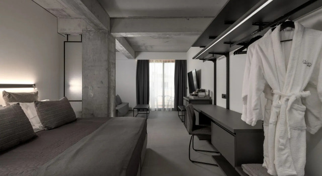 Essence Suites