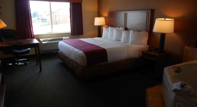 AmericInn Lodge and Suites McAlester, Varaa Hotelli McAlester 