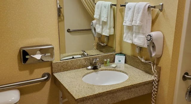 Двухместный номер Standard Boarders Inn & Suites by Cobblestone Hotels - Shawano