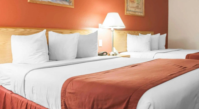 Четырёхместный номер Standard Econo Lodge Albuquerque Old Town