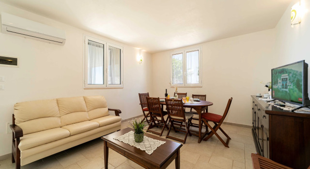 Mediterranea, Book Hotel Villanova Ostuni