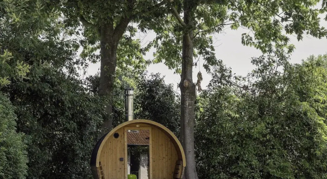 Коттедж A Charming Holiday Home With a Swimming Pool