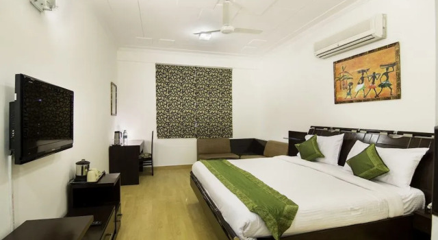 Treebo Four Sight Sector - 14 Gurgaon