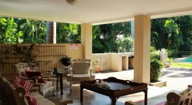 Люкс The Guest House Pongola