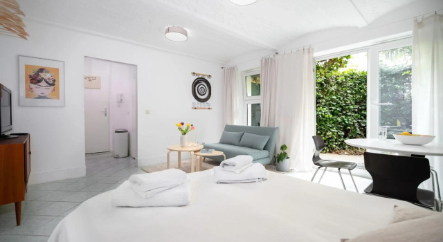 City Hideaway with Terrace, Boek Hotel Berlijn Duitsland, in de buurt van Flugsimulator Berlin