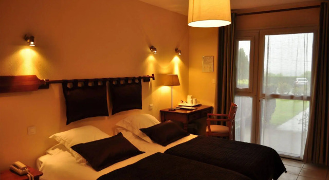 Logis Hôtel La Rosière----Situé entre BAYEUX et ARROMANCHES, Забронировать Отель Байе D-day Beaches