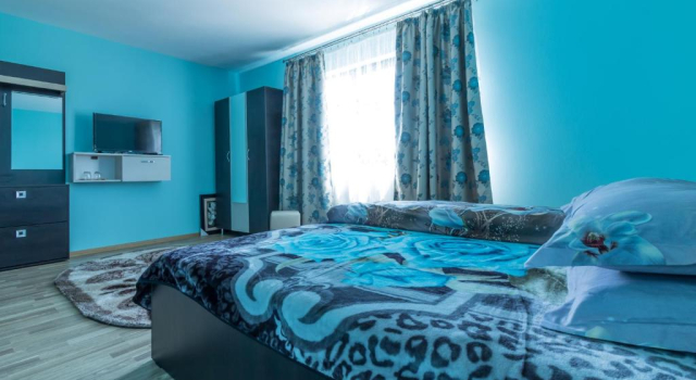 Conacul lui Bulică, Varaa Hotelli Hotellit Carpathians - Romania uima-altaalla, Uima-allas