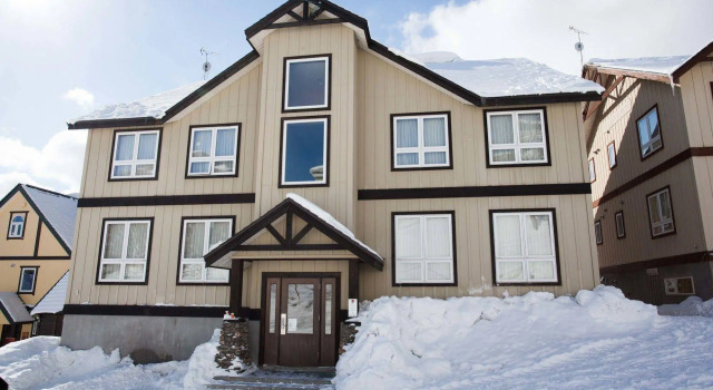 Niseko Alpine Apartments, Varaa Huoneisto Hotellit Hokkaido pysäköinnillä, Pysäköinti