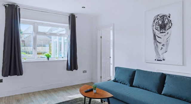 Коттедж 4 Bedrooms - 3 Bathrooms House