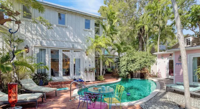 Коттедж Monkey House by Avantstay Pool, by Duval Street