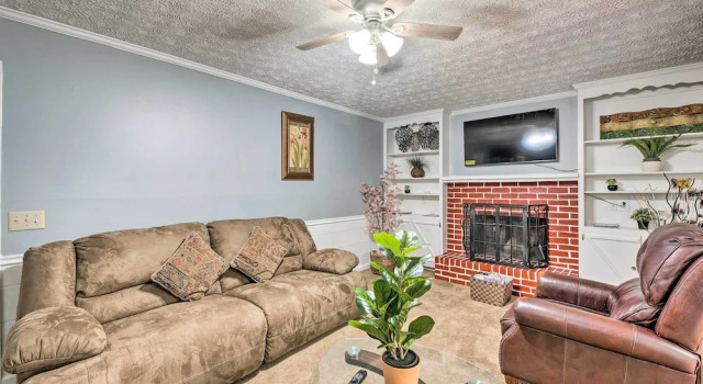 Коттедж Charming Marietta Home ~ 7 Mi to Downtown!