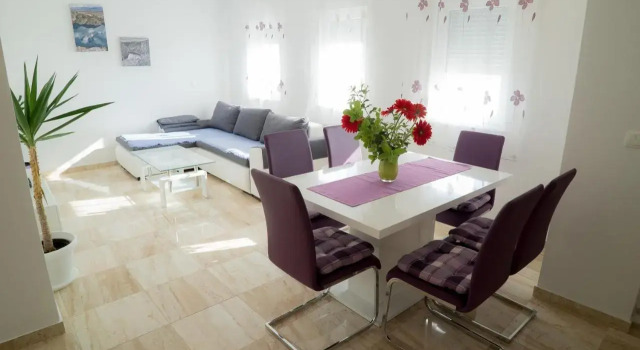 Apartmani Ružica, Забронировать Отель Отели Макарска 3 звезды, рядом с Набережная Рива (Макарска), 3*
