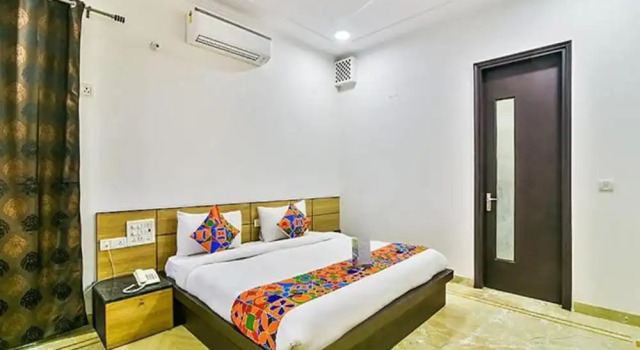 Номер Premium FabHotel Rallkmas - DLF Phase 2 & MG Road Metro