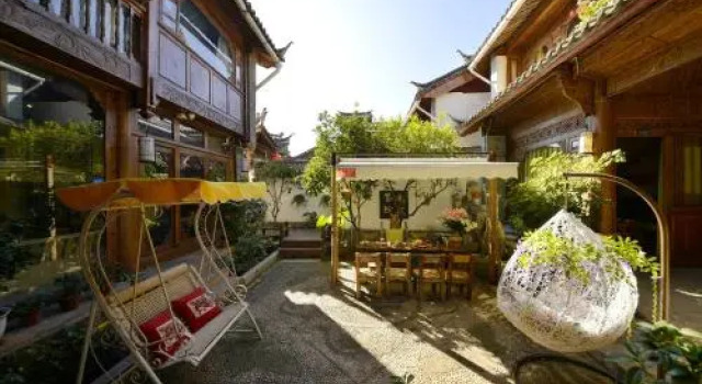 Wuji Parkjing Inn (Lijiang Ancient City Shop), Забронировать Отель Отели Лицзян 3 звезды, рядом с Улица Сквер-стрит Древнего города Даянь, 3*