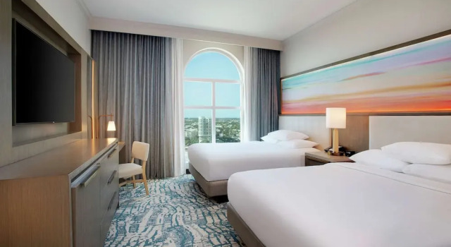 Четырёхместный люкс Embassy Suites by Hilton Tampa Downtown Convention Center