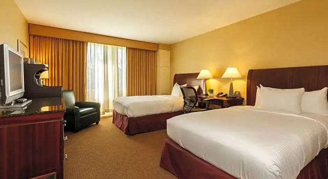 Четырёхместный номер Standard с видом на сад Sleepy Hollow Hotel