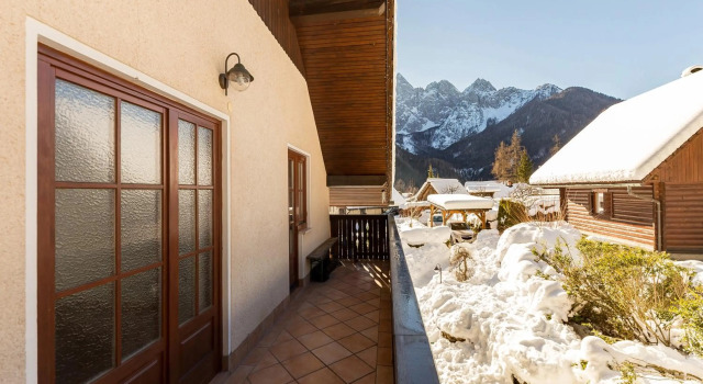 Hiša nasproti sonca, Buchen Sie Hotel Kranjska Gora 