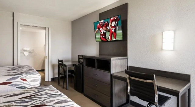 Четырёхместный номер Deluxe Red Roof Inn Alexandria, LA
