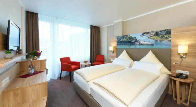 Двухместный номер Standard с балконом и с видом на реку Hotel Morjan